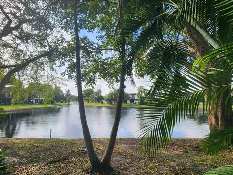 1504 NW 89th Terrace Pembroke Pines FL 33024