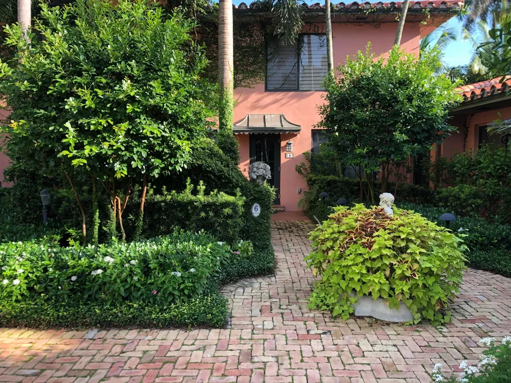 226 Chilean Avenue Palm Beach FL 33480