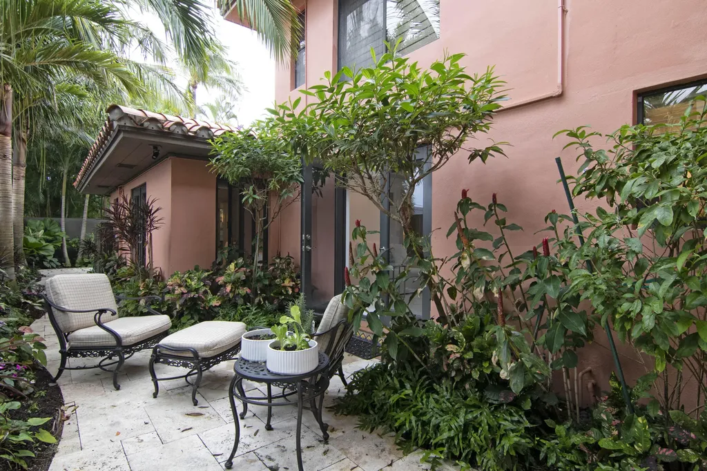 226 Chilean Avenue Palm Beach FL 33480
