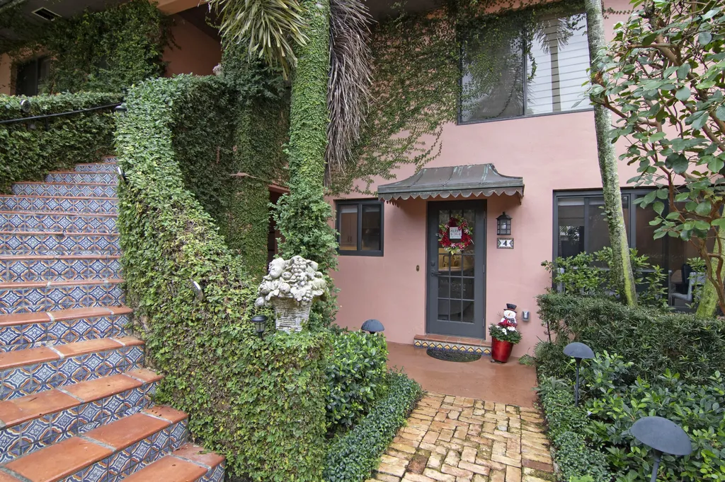 226 Chilean Avenue Palm Beach FL 33480