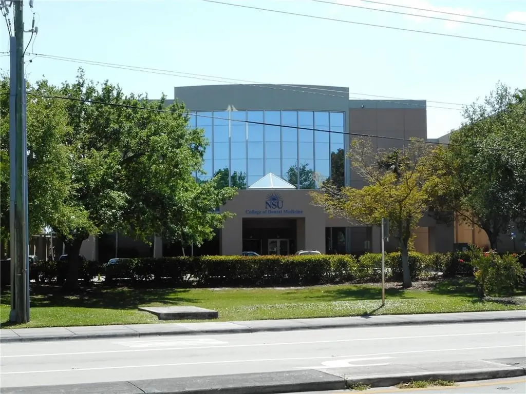 2986 S University Drive Davie FL 33328