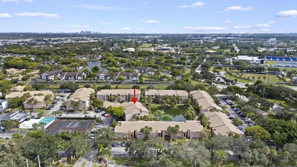 2986 S University Drive Davie FL 33328