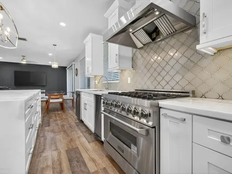 552 Penta Court Weston FL 33327