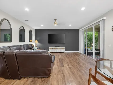 552 Penta Court Weston FL 33327