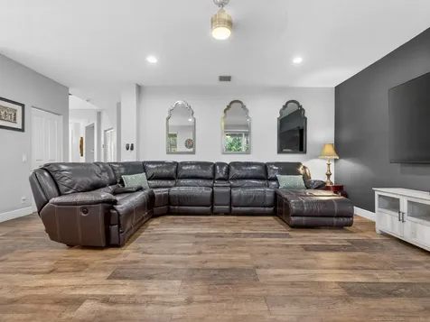 552 Penta Court Weston FL 33327