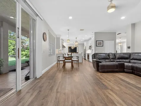 552 Penta Court Weston FL 33327