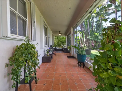 552 Penta Court Weston FL 33327