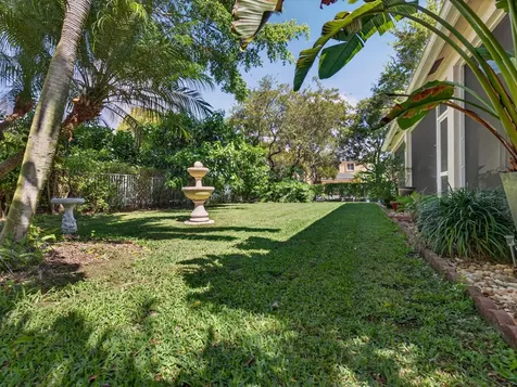 552 Penta Court Weston FL 33327