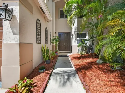 552 Penta Court Weston FL 33327