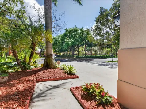 552 Penta Court Weston FL 33327