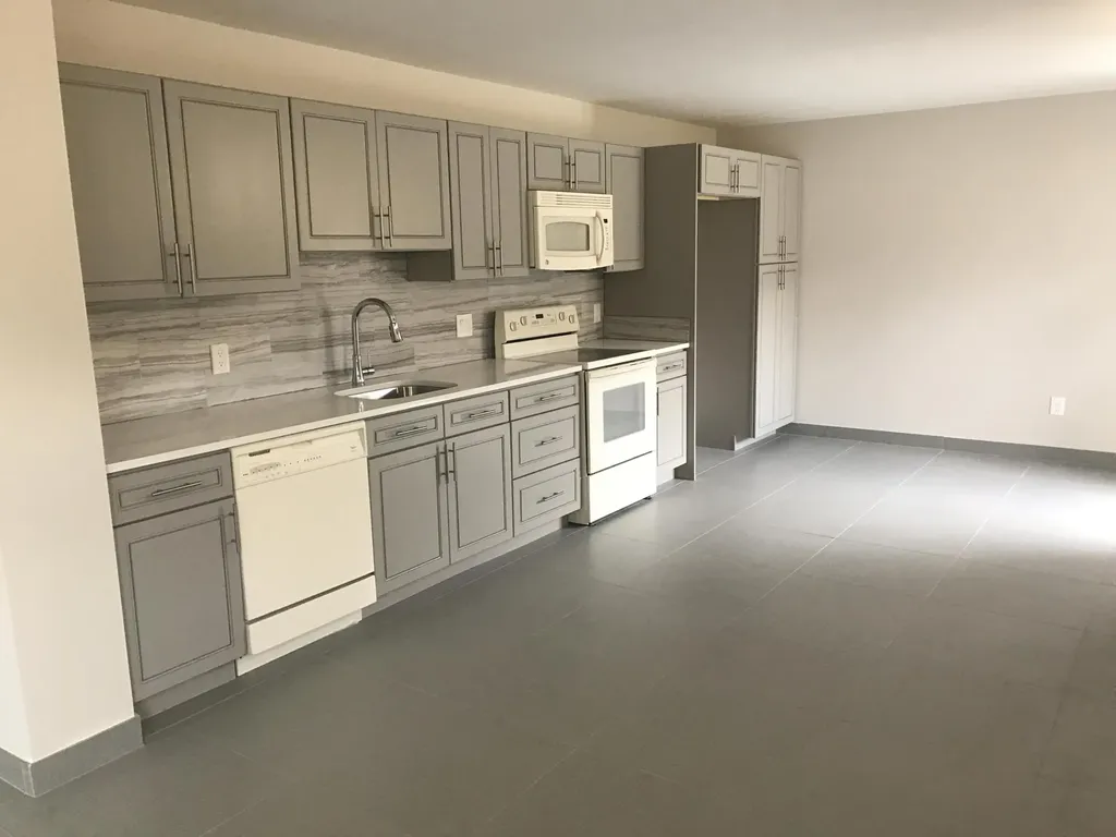 142 SW 8th Avenue Delray Beach FL 33444