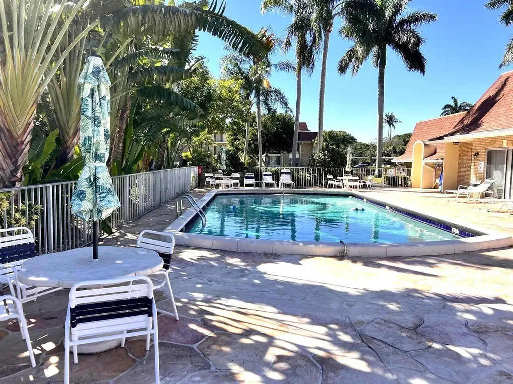 5580 W Tamberlane Circle Palm Beach Gardens FL 33418