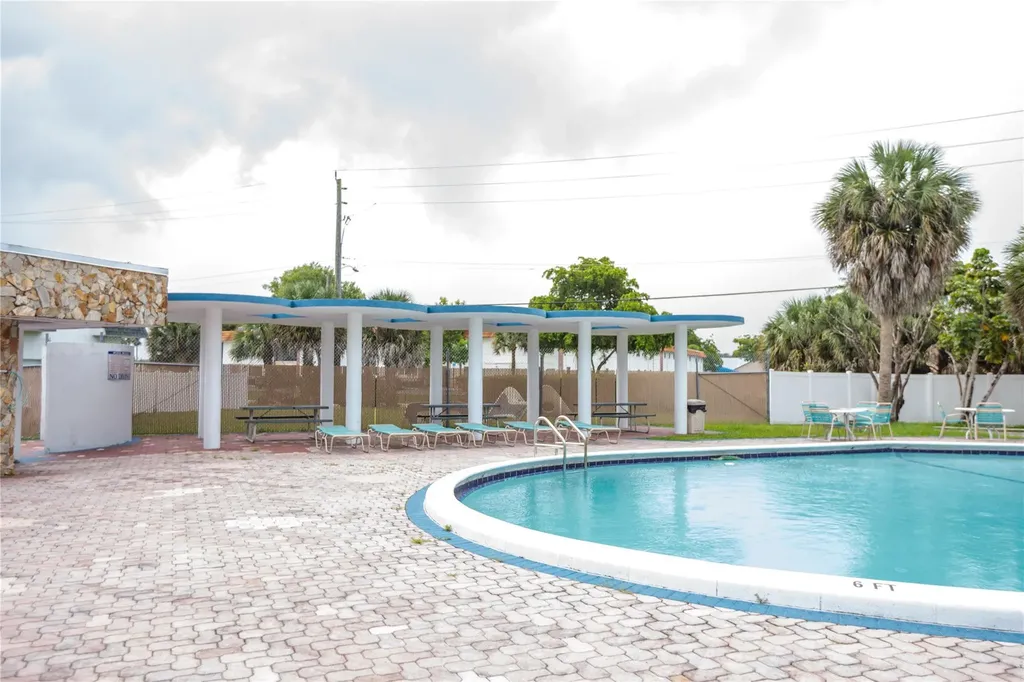 6764 SW 40th Street Davie FL 33314