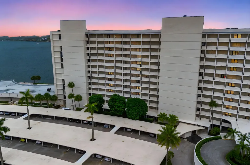 124 Lakeshore Drive North Palm Beach FL 33408