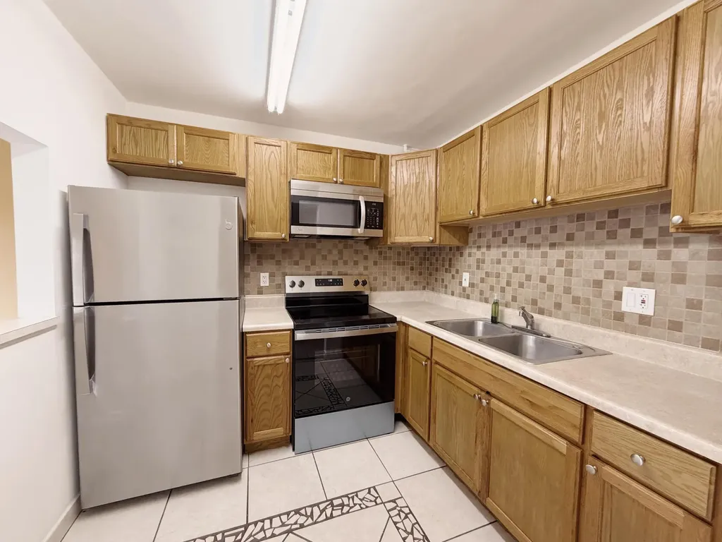 600 Village Green Court Palm Springs FL 33461