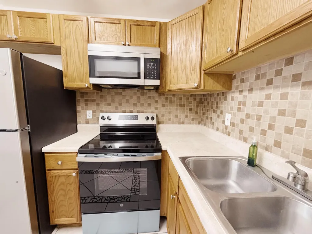600 Village Green Court Palm Springs FL 33461