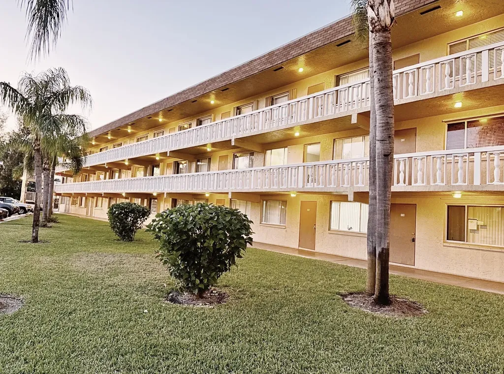 600 Village Green Court Palm Springs FL 33461