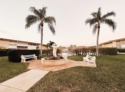 600 Village Green Court Palm Springs FL 33461