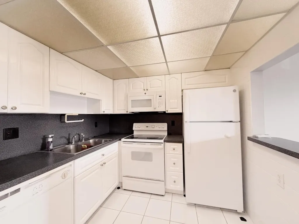 100 E Village Green Circle Circle E Palm Springs FL 33461