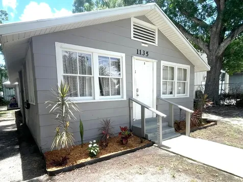 1135 17th Place Vero Beach FL 32960