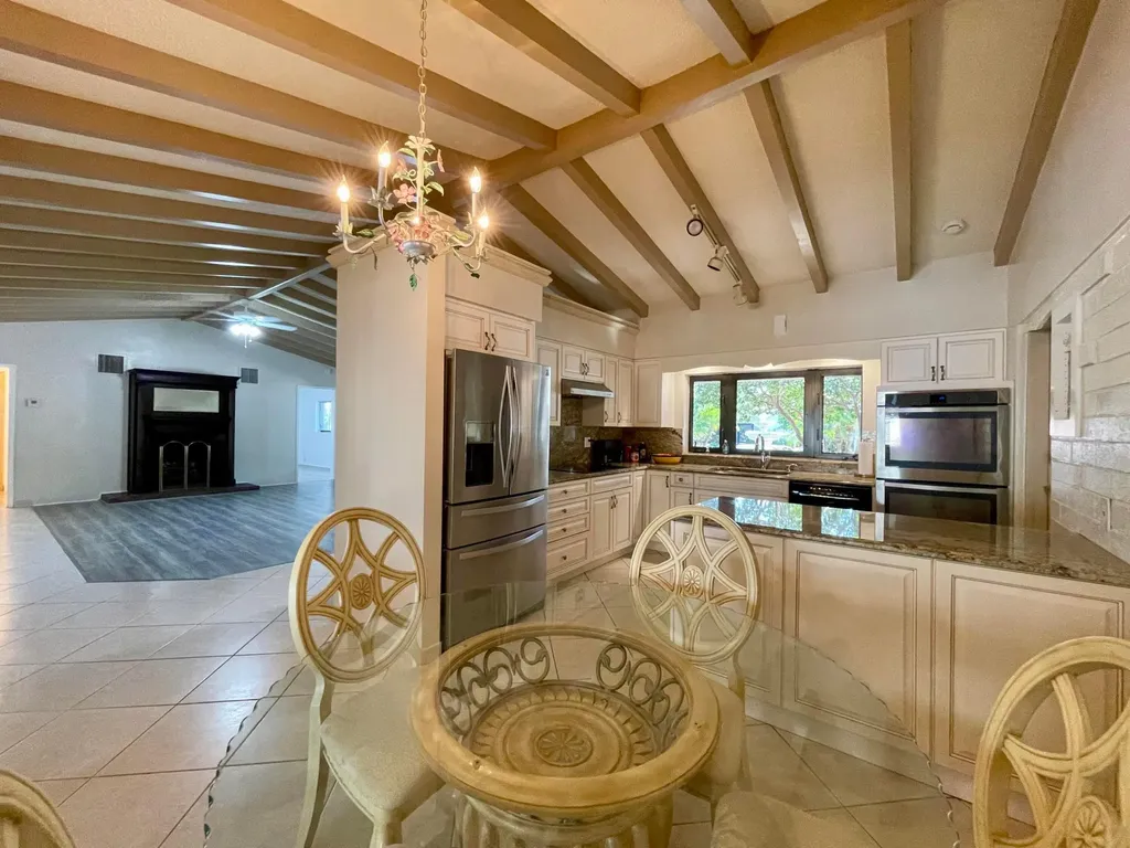 2725 NE 27th Court Fort Lauderdale FL 33306
