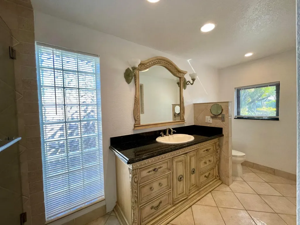 2725 NE 27th Court Fort Lauderdale FL 33306