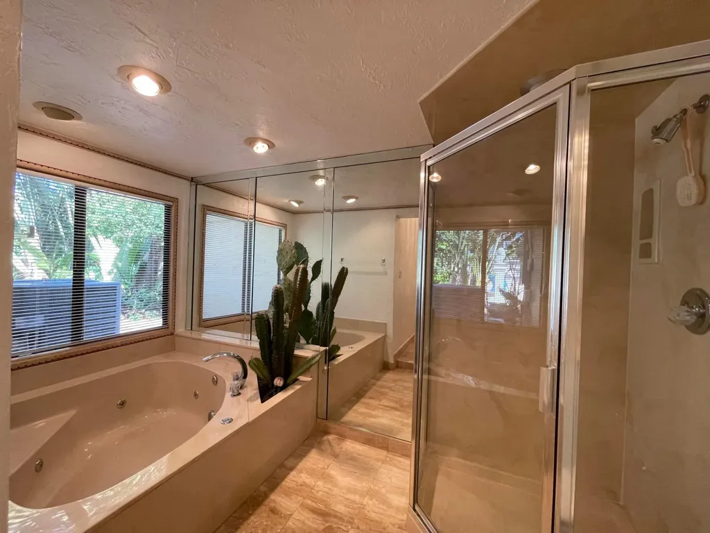 2725 NE 27th Court Fort Lauderdale FL 33306
