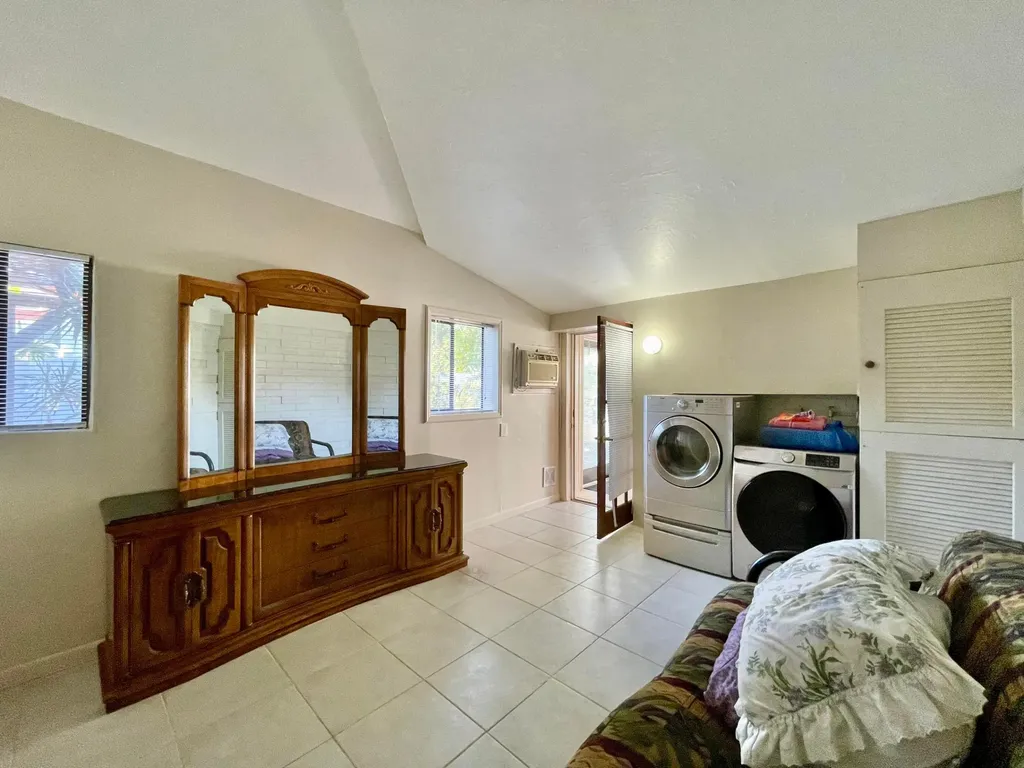 2725 NE 27th Court Fort Lauderdale FL 33306