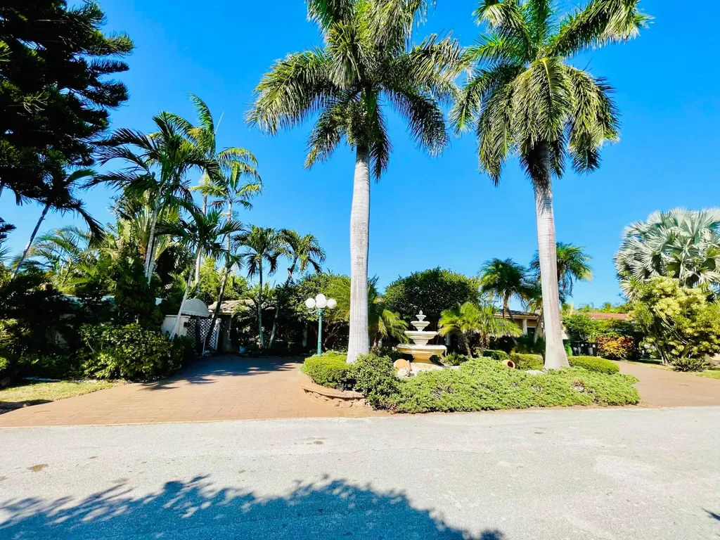 2725 NE 27th Court Fort Lauderdale FL 33306