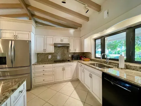 2725 NE 27th Court Fort Lauderdale FL 33306