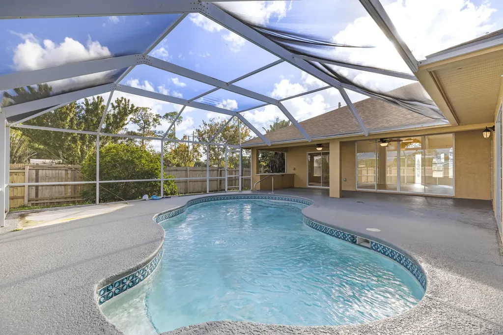 2141 SW Bayshore Boulevard Port St Lucie FL 34984