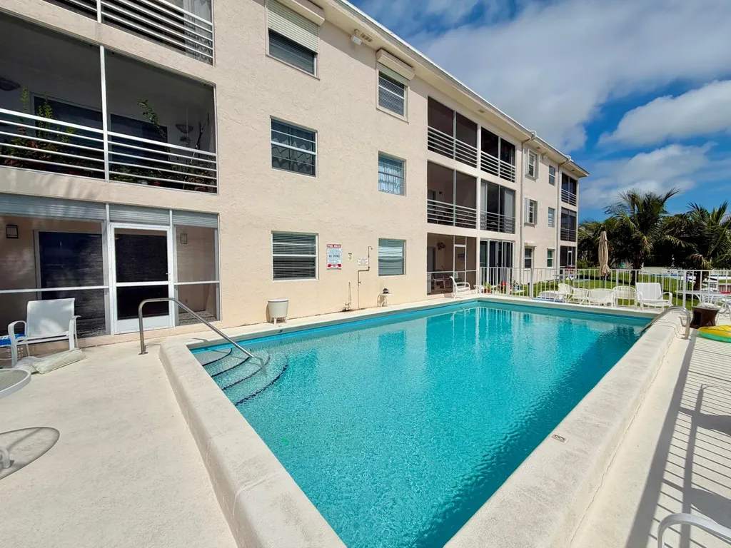 312 Northlake Drive North Palm Beach FL 33408