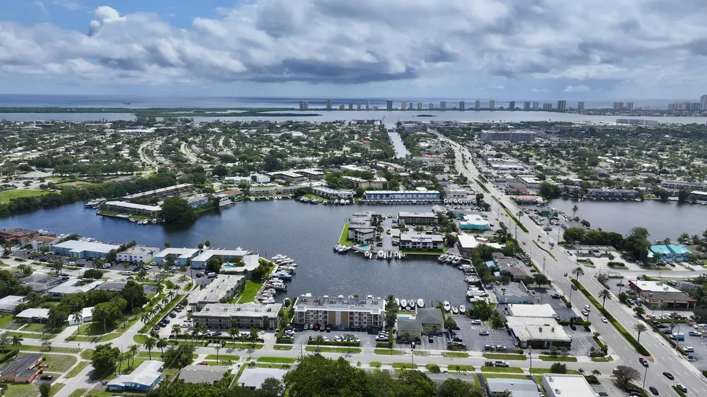 312 Northlake Drive North Palm Beach FL 33408