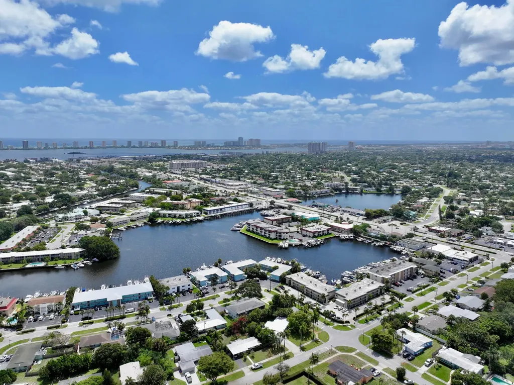 312 Northlake Drive North Palm Beach FL 33408