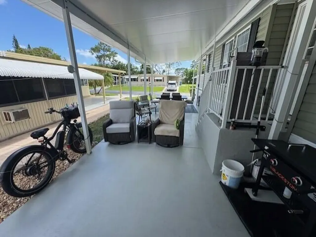 4209 Royal Manor Boulevard Boynton Beach FL 33436