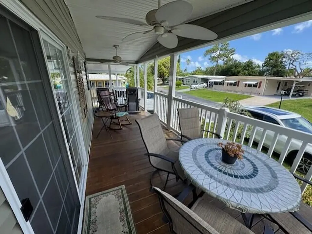 4209 Royal Manor Boulevard Boynton Beach FL 33436