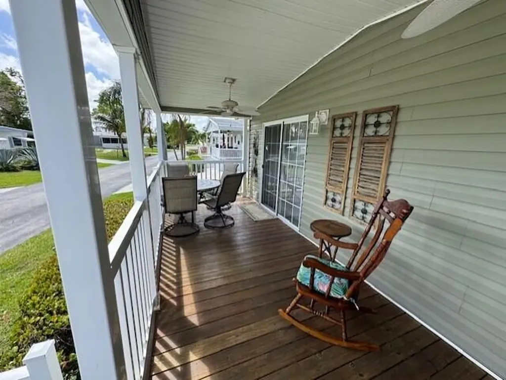 4209 Royal Manor Boulevard Boynton Beach FL 33436