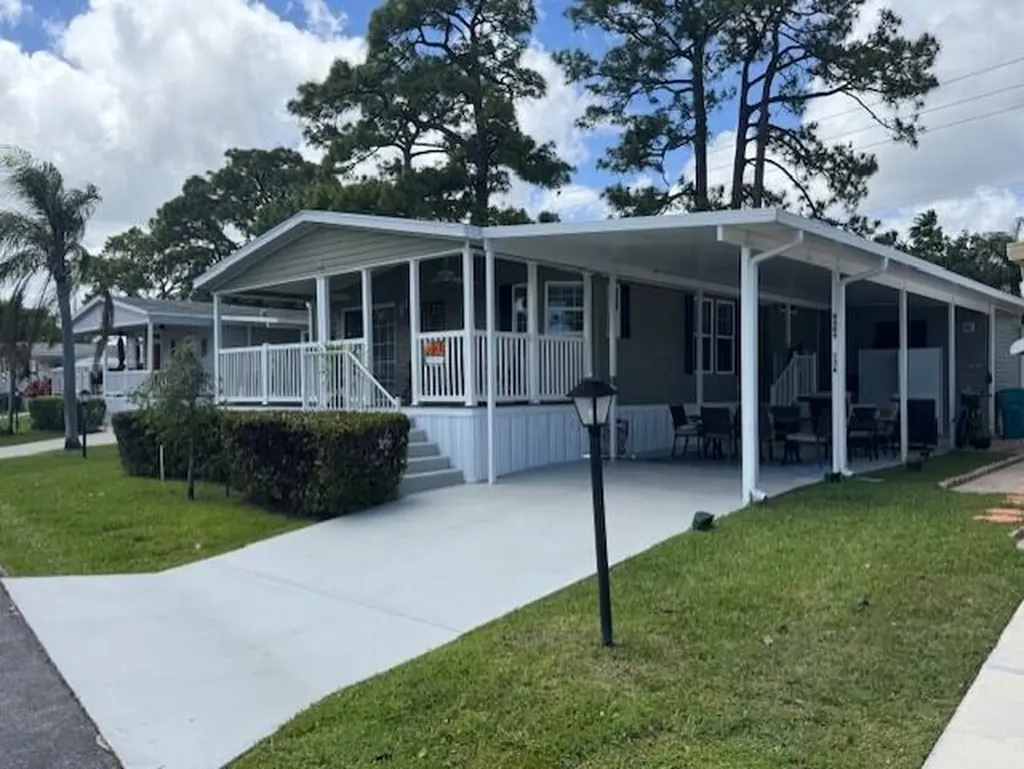 4209 Royal Manor Boulevard Boynton Beach FL 33436