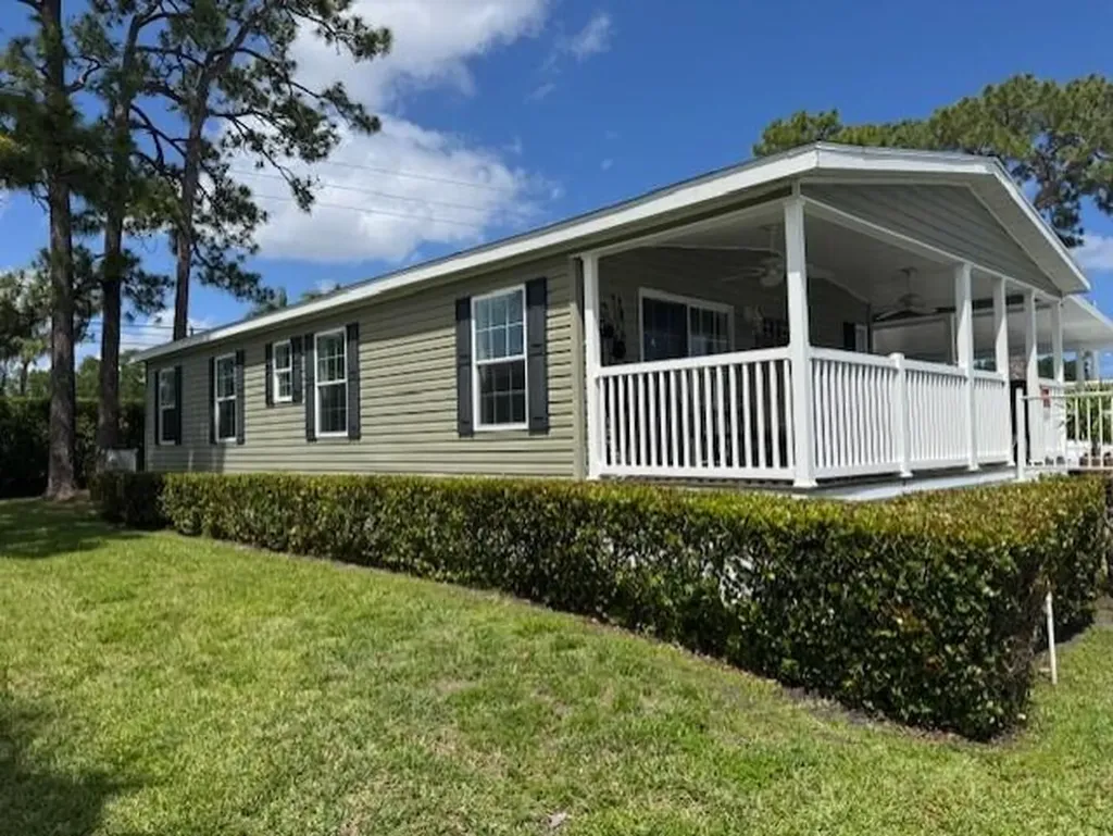 4209 Royal Manor Boulevard Boynton Beach FL 33436