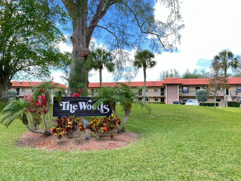21890 Lake Forest Circle Boca Raton FL 33433