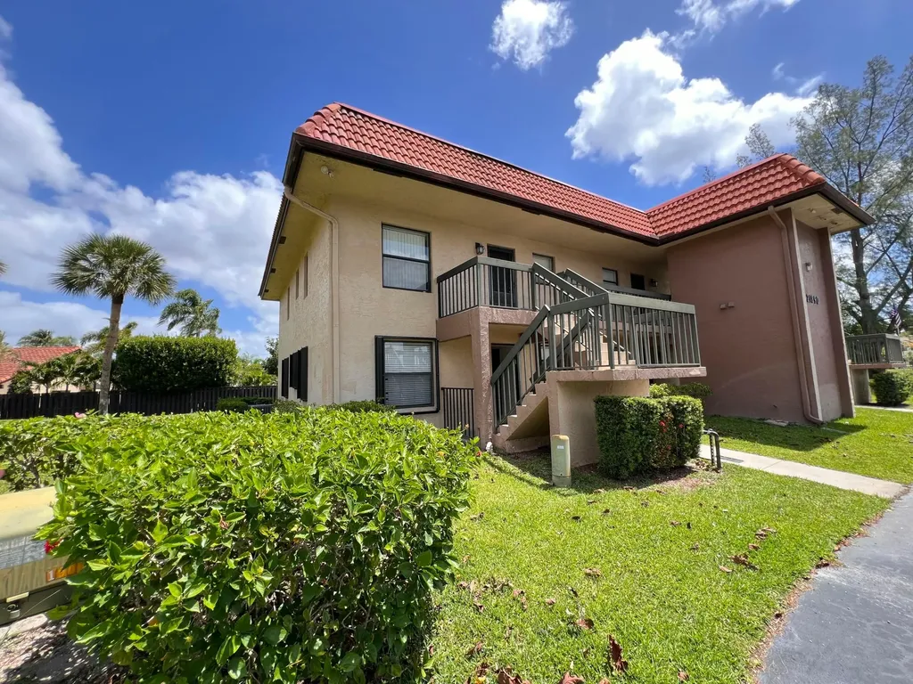 21890 Lake Forest Circle Boca Raton FL 33433