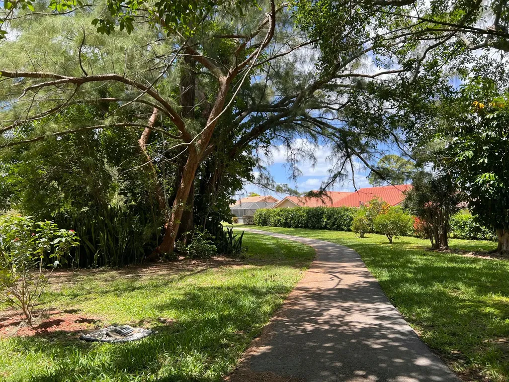 21890 Lake Forest Circle Boca Raton FL 33433
