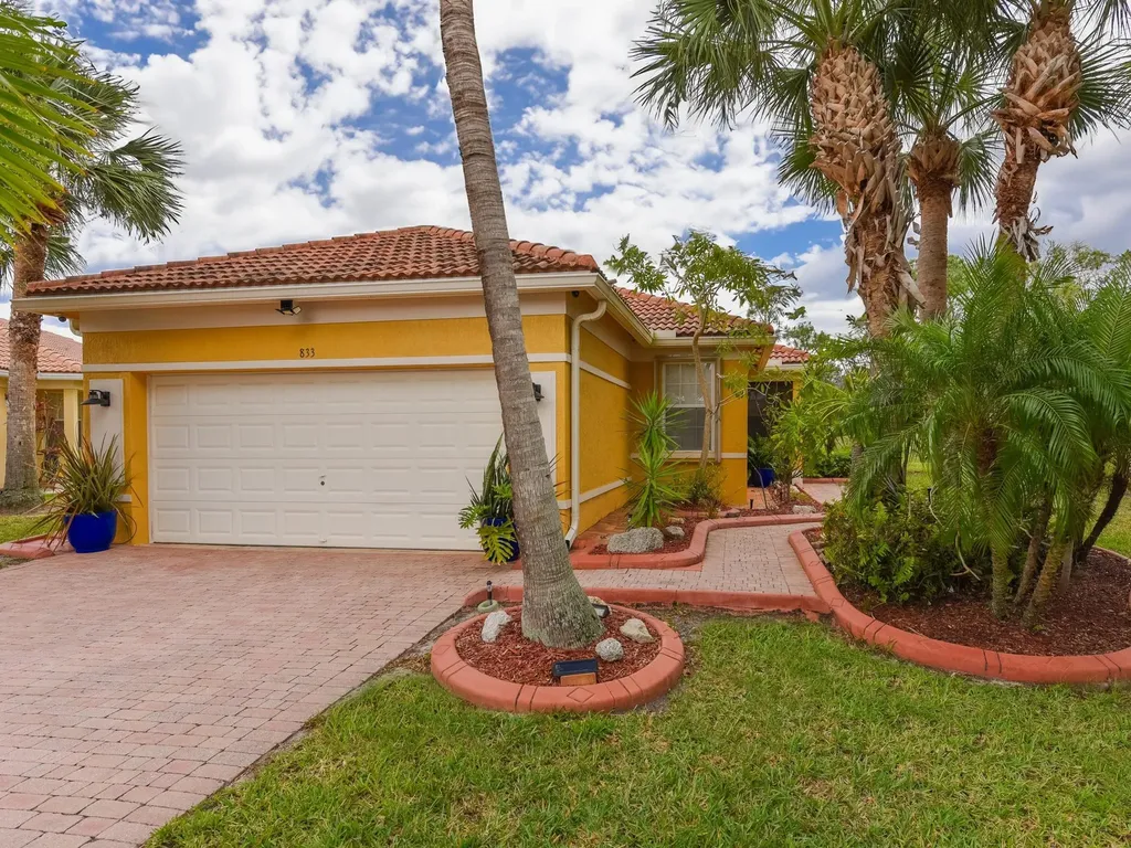 833 NW Rutherford Court NW Port St Lucie FL 34983