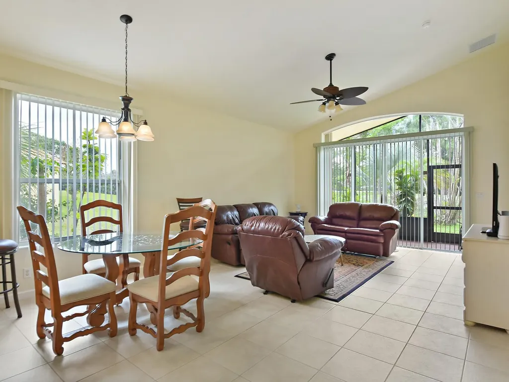 833 NW Rutherford Court NW Port St Lucie FL 34983