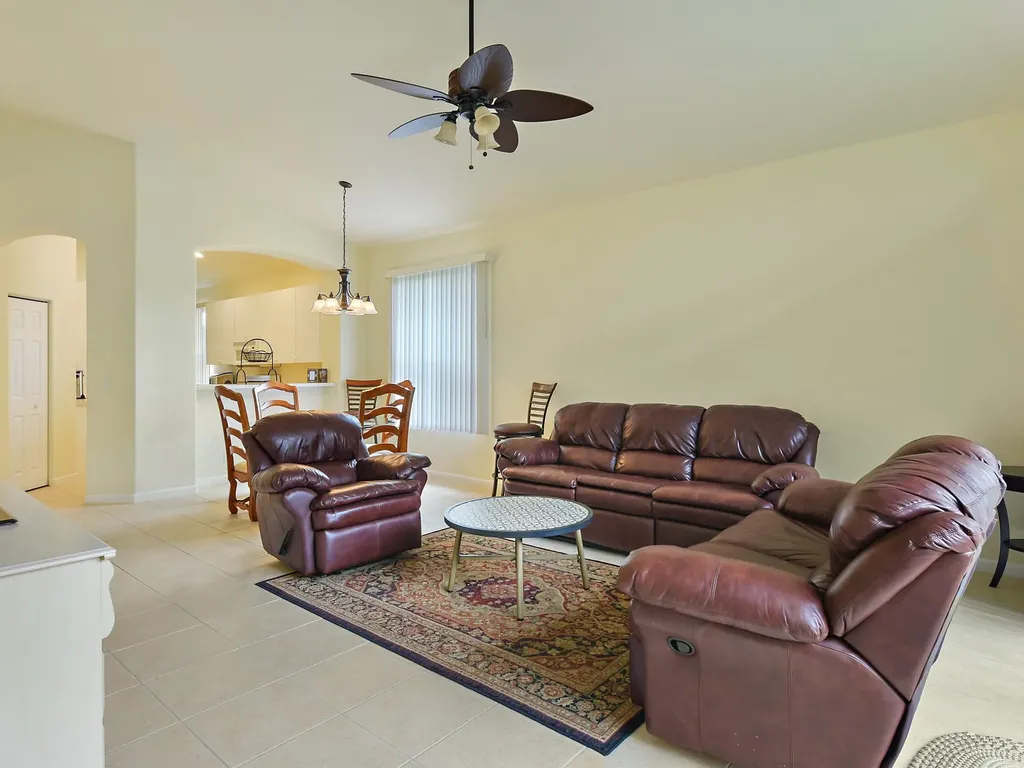 833 NW Rutherford Court NW Port St Lucie FL 34983