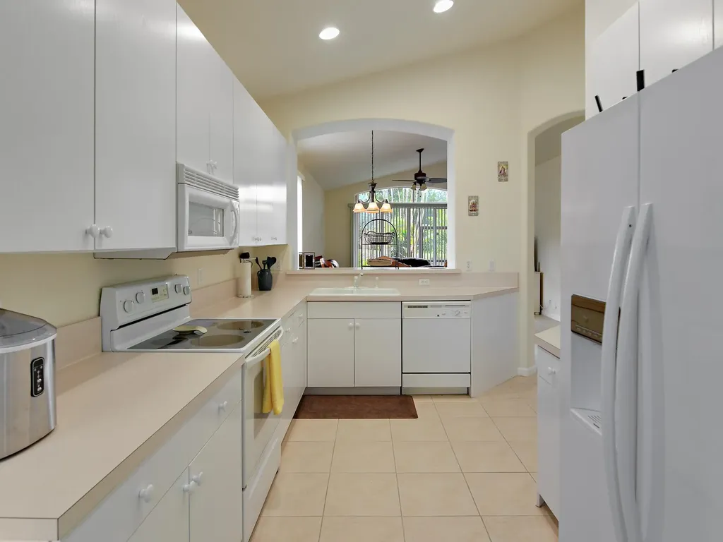 833 NW Rutherford Court NW Port St Lucie FL 34983