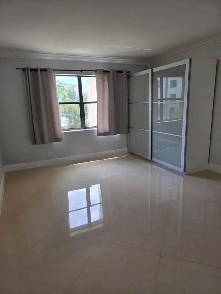 9355 SW 8th Street Boca Raton FL 33428