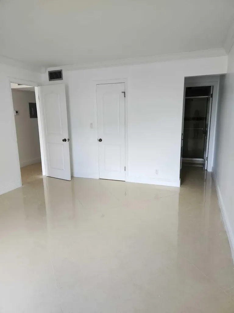 9355 SW 8th Street Boca Raton FL 33428