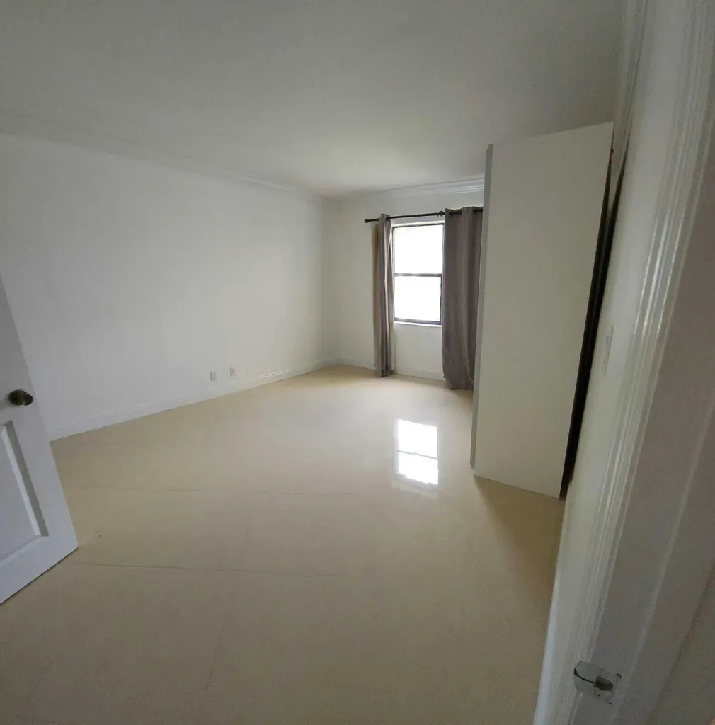 9355 SW 8th Street Boca Raton FL 33428