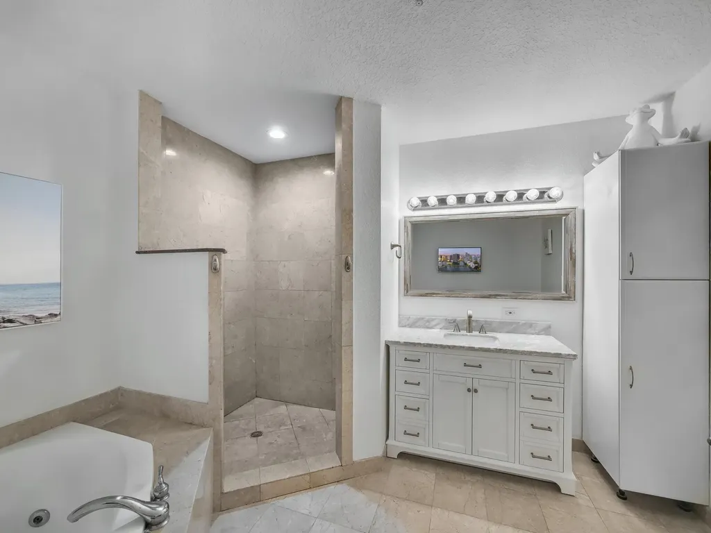 1610 Presidential Way West Palm Beach FL 33401